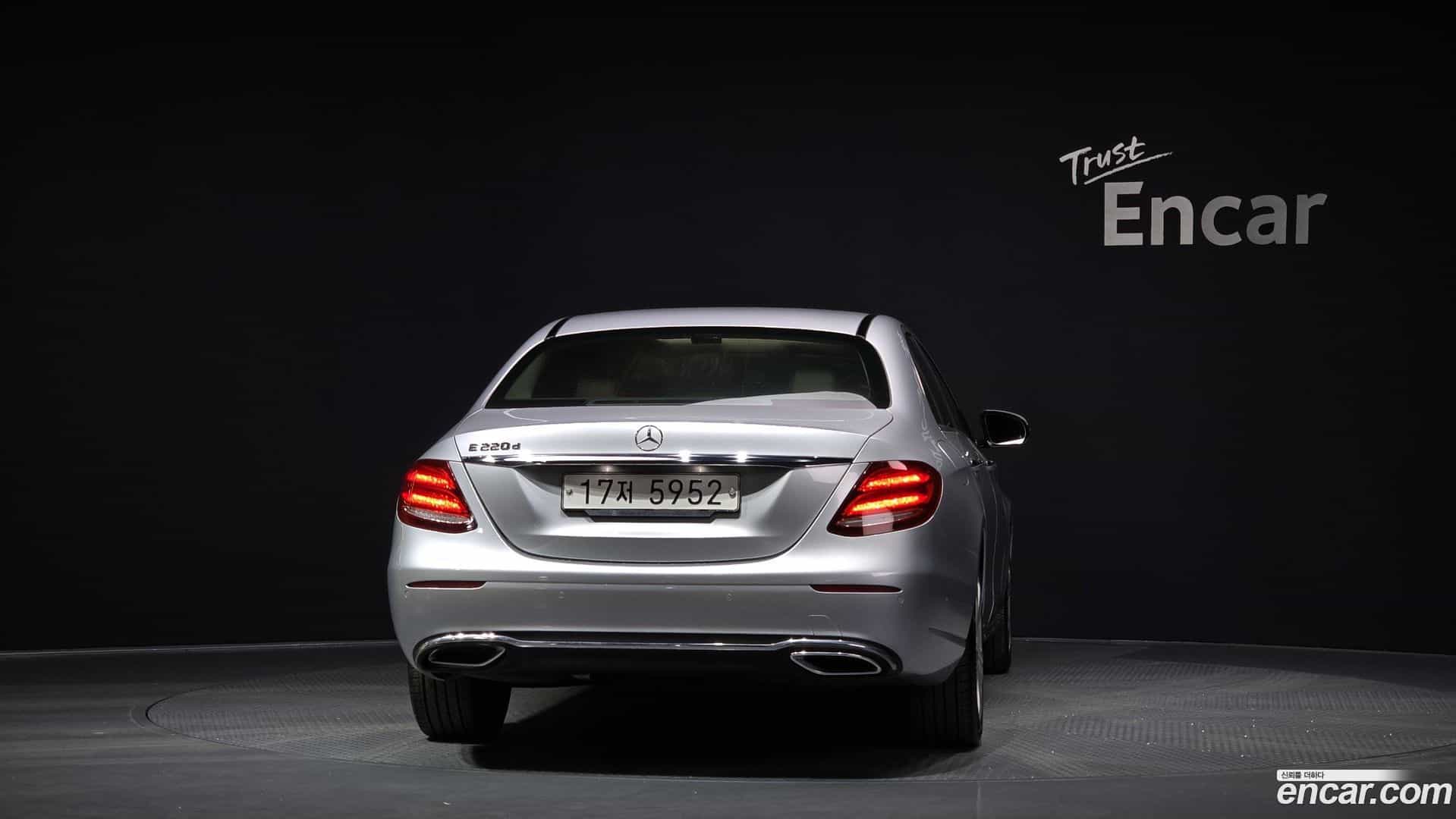E-Class Mercedes-Benz 2017.7-OUTER-004