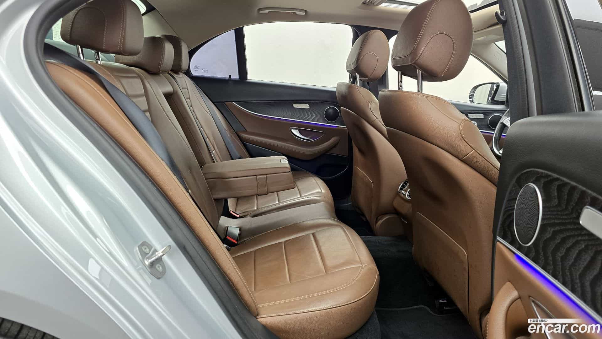E-Class Mercedes-Benz 2017.7-OPTION-016