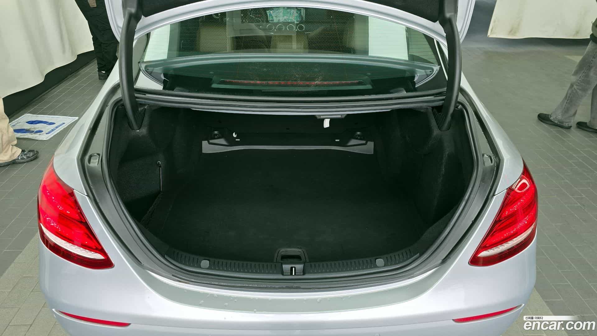 E-Class Mercedes-Benz 2017.7-OPTION-024