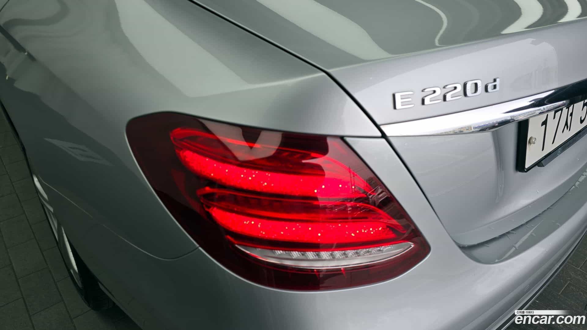 E-Class Mercedes-Benz 2017.7-OUTER-033