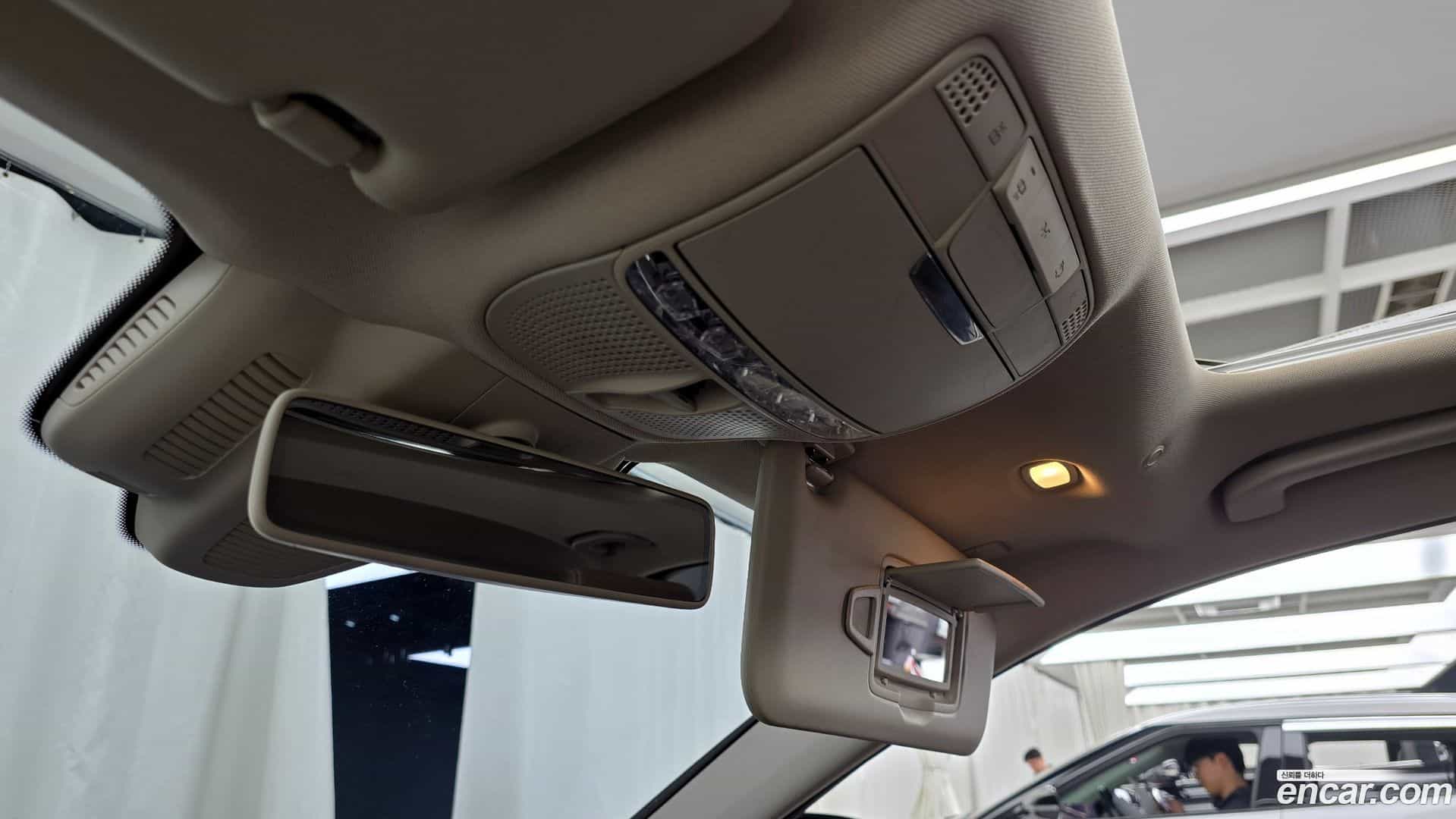 E-Class Mercedes-Benz 2017.7-OPTION-046