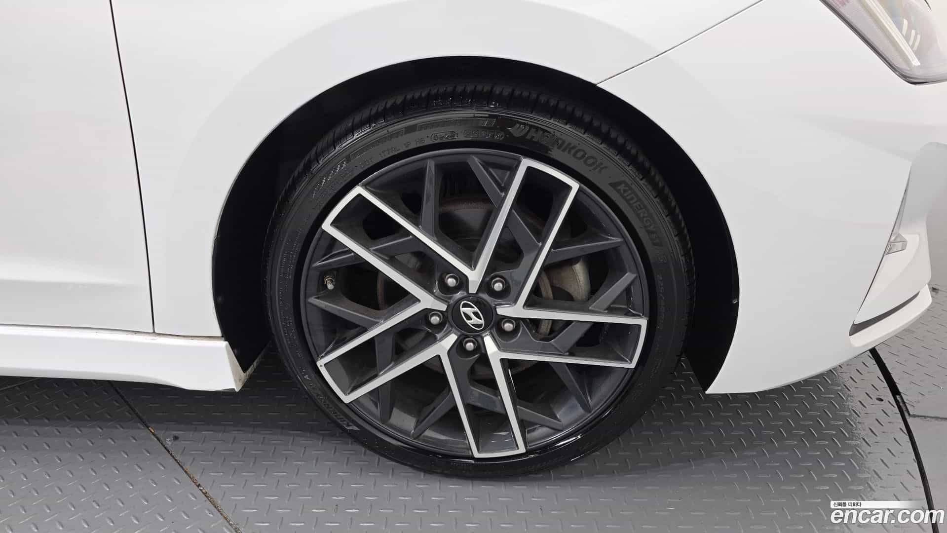 AVANTE Hyundai 2018.11-OUTER-005