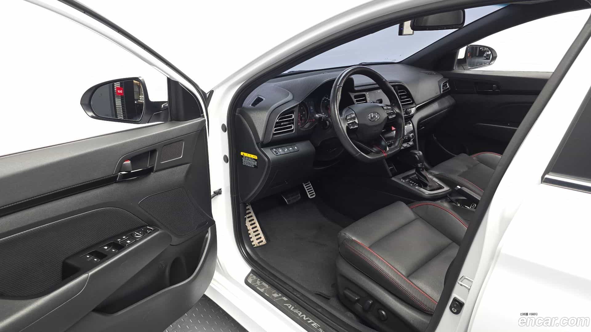 AVANTE Hyundai 2018.11-INNER-010