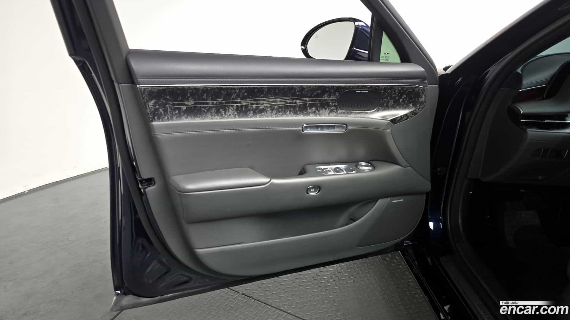 G90 Genesis 2022.2-INNER-034