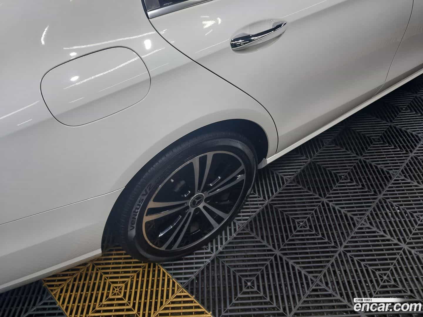 E-Class Mercedes-Benz 2020.7-OUTER-002