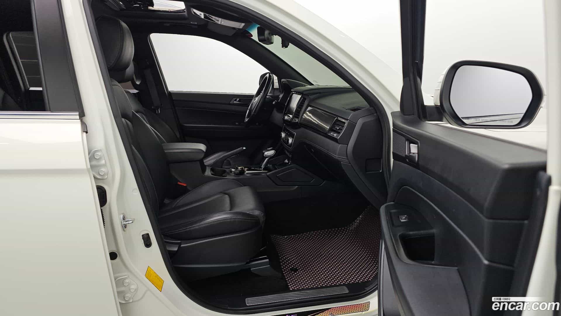 Rexton KG Mobility 2020.7-INNER-036