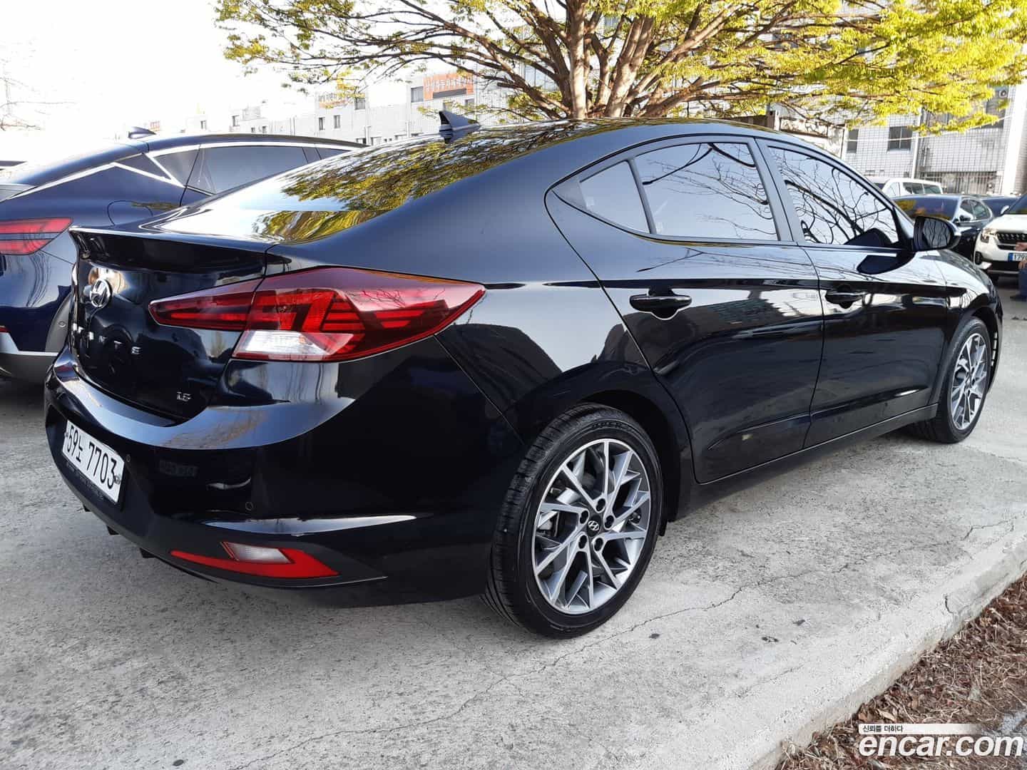 AVANTE Hyundai 2019.2-OUTER-002