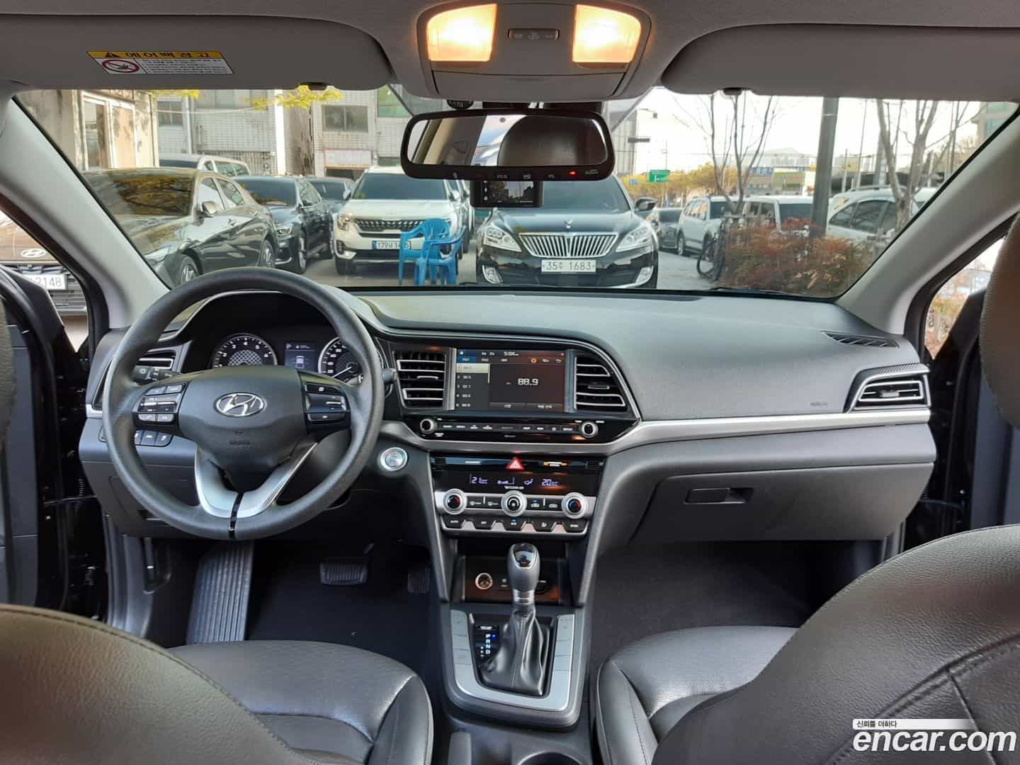 AVANTE Hyundai 2019.2-INNER-007