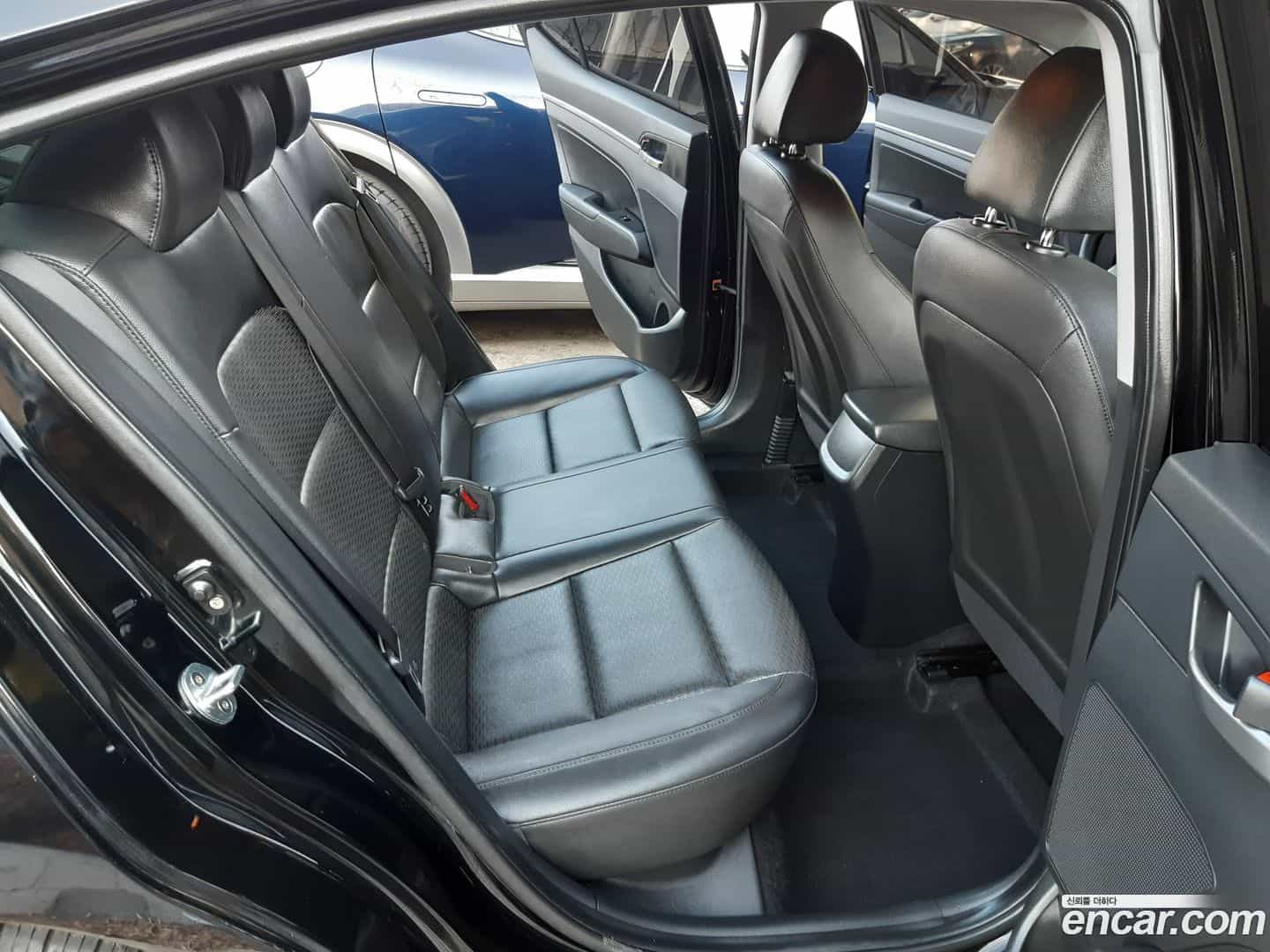AVANTE Hyundai 2019.2-OPTION-017