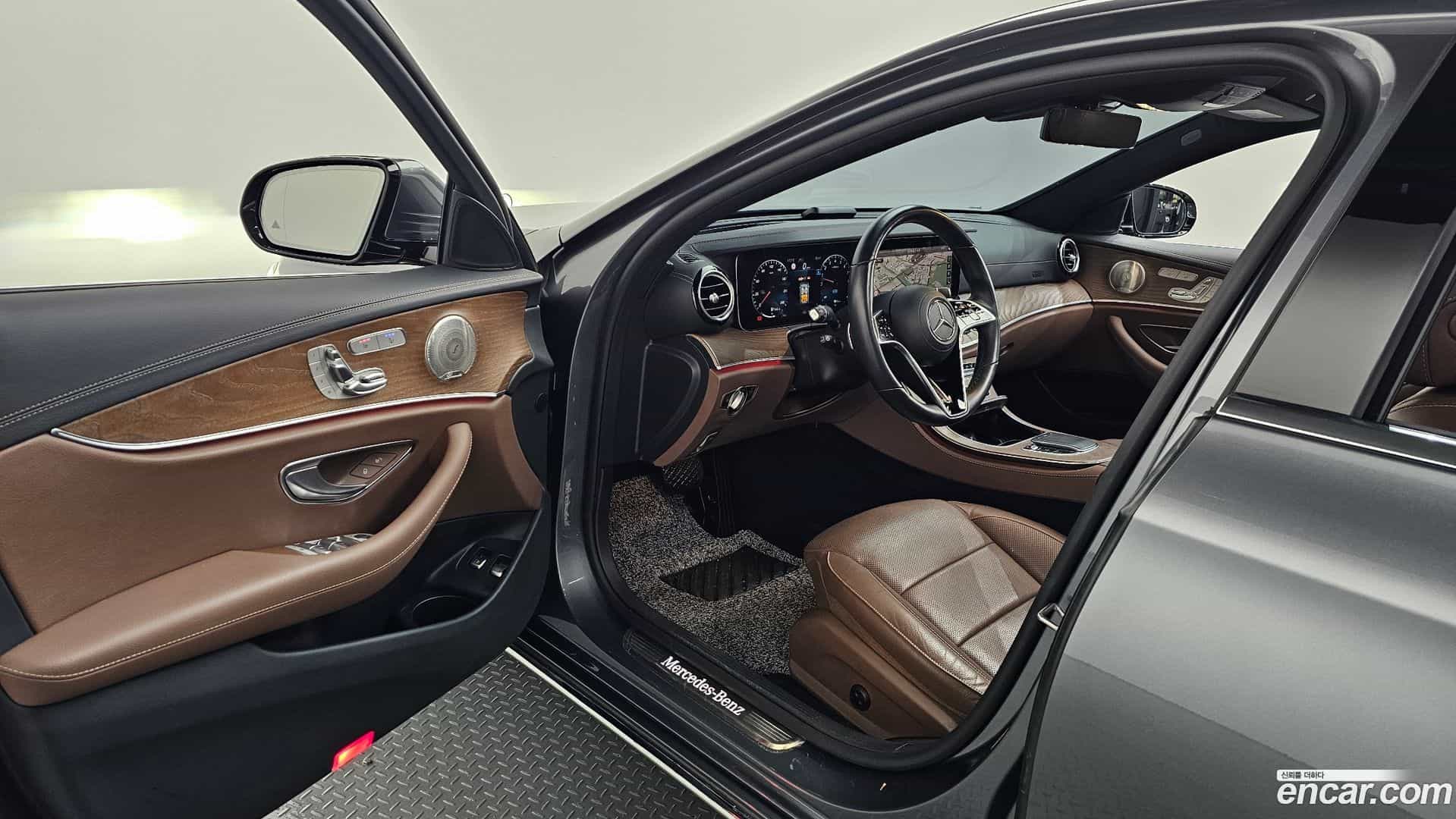 E-Class Mercedes-Benz 2021.4-INNER-010