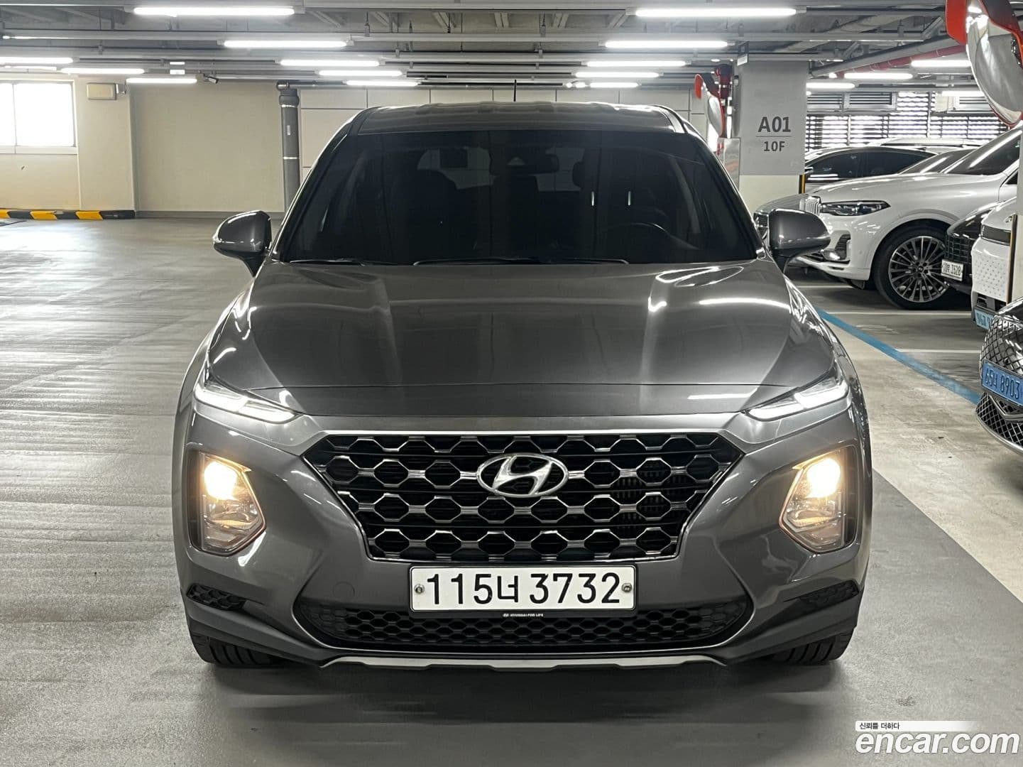 Main__Slider__Photo:Santafe Hyundai 2020.0-0