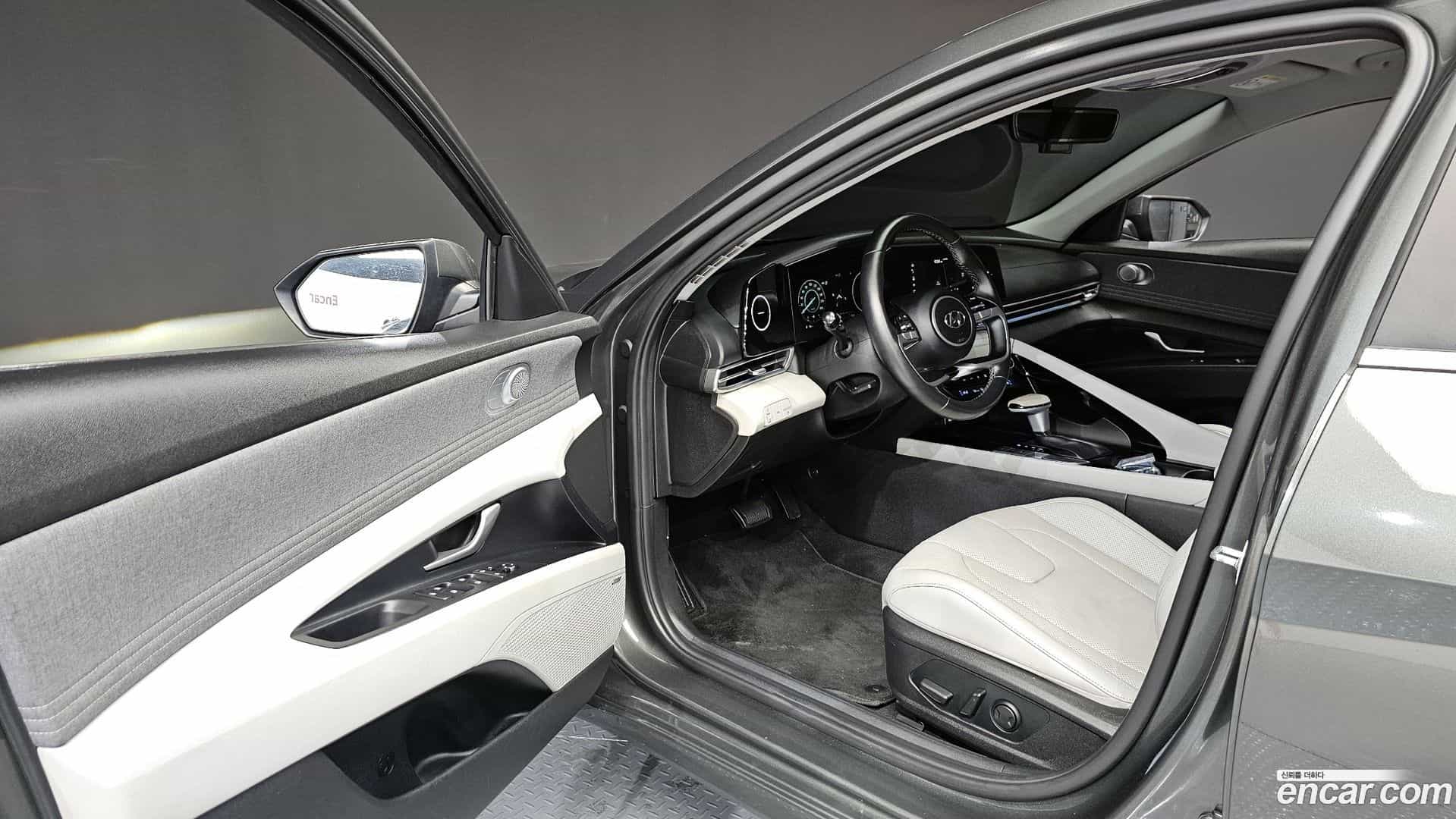 AVANTE Hyundai 2020.9-INNER-010