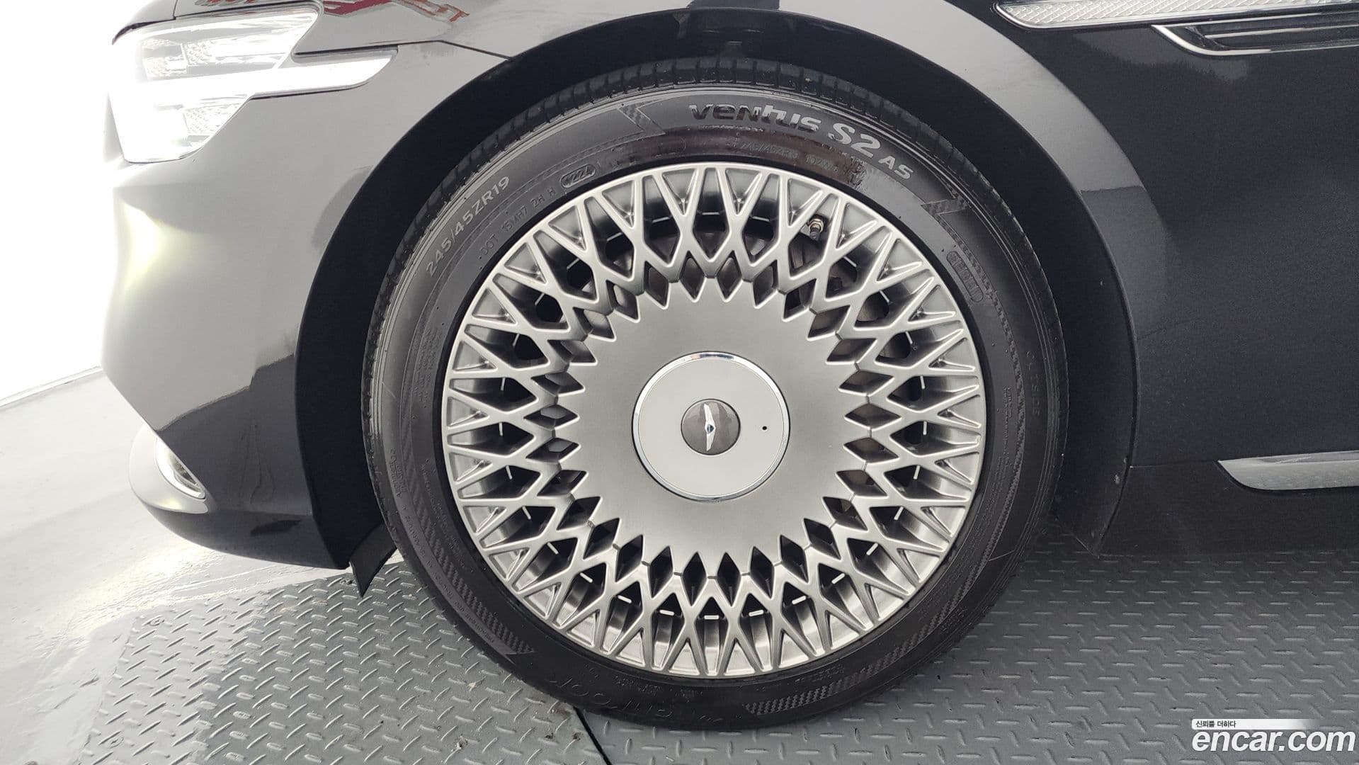 Main__Slider__Photo:G90 Genesis 2019.0-4