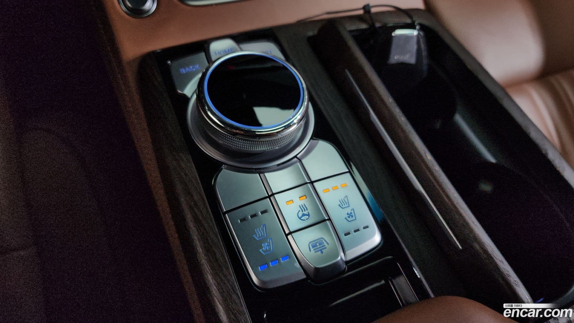 Main__Slider__Photo:G90 Genesis 2019.0-28