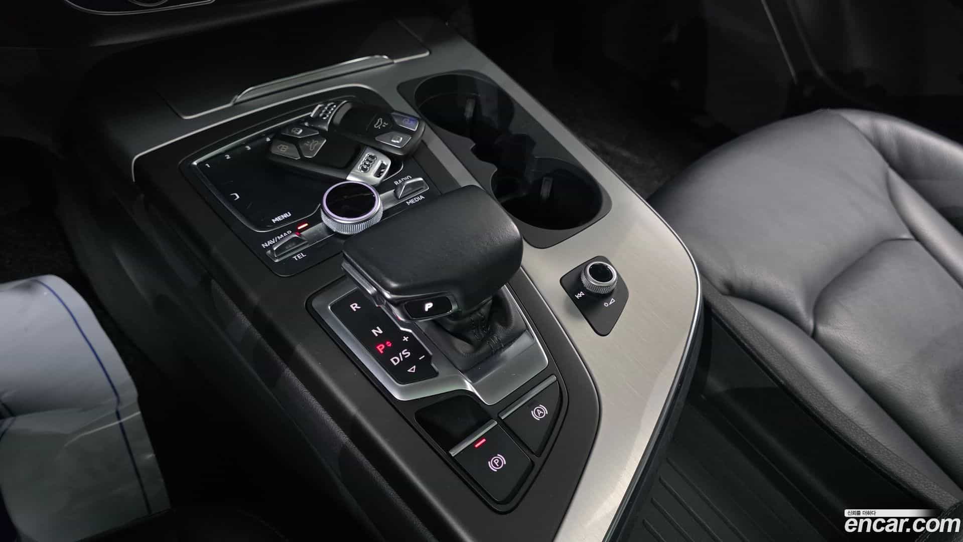 Q7 Audi 2019.10-INNER-009