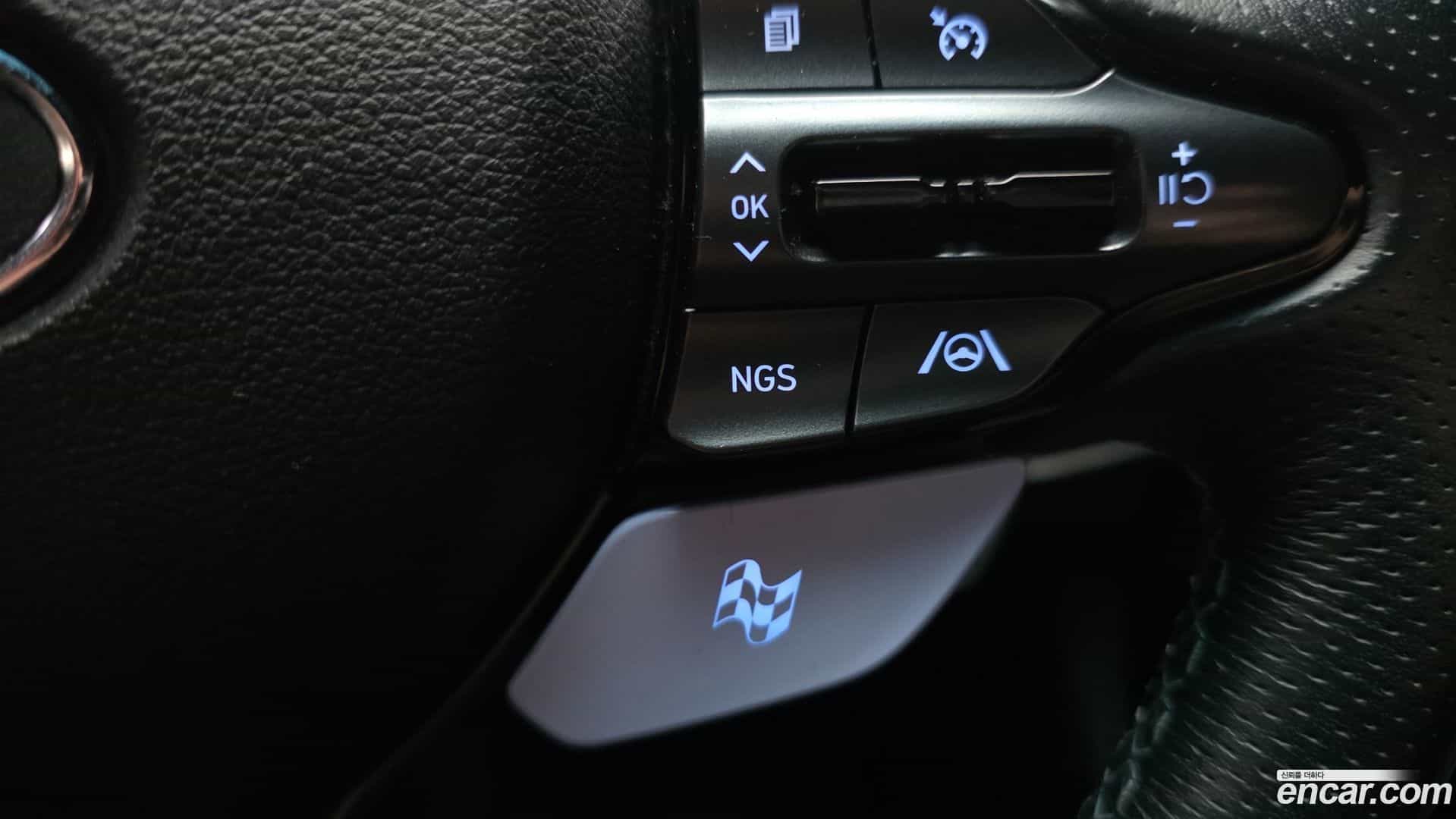 Veloster Hyundai 2021.2-OPTION-023