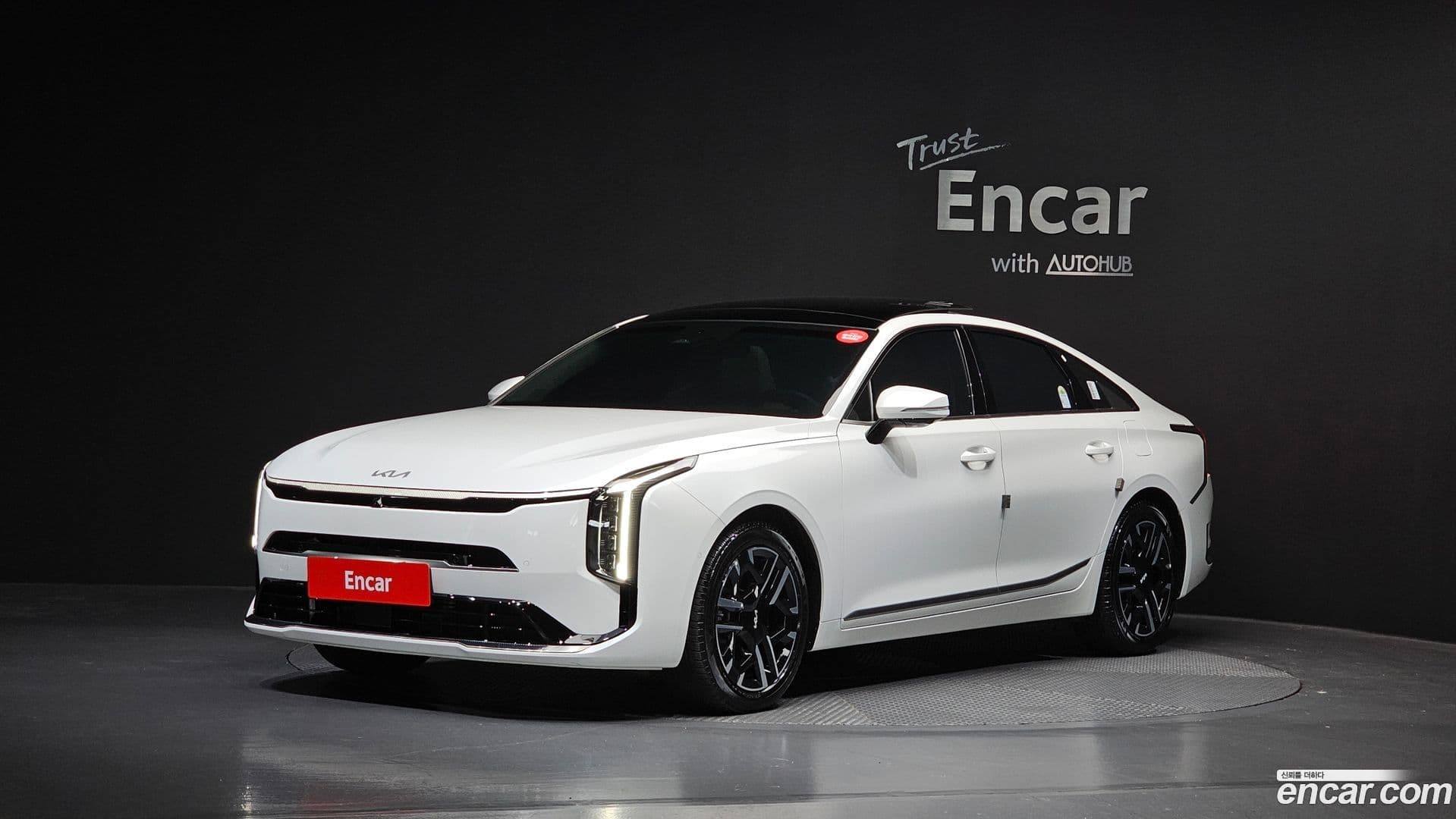 Main__Slider__Photo:K8 Kia 2025.4-0