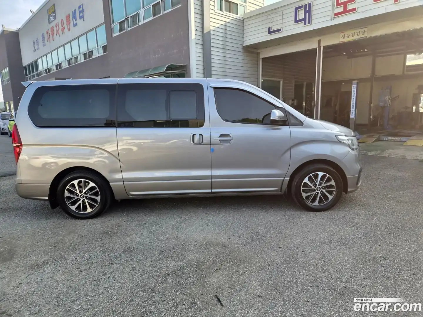 Starex Hyundai 2018.8-INNER-008