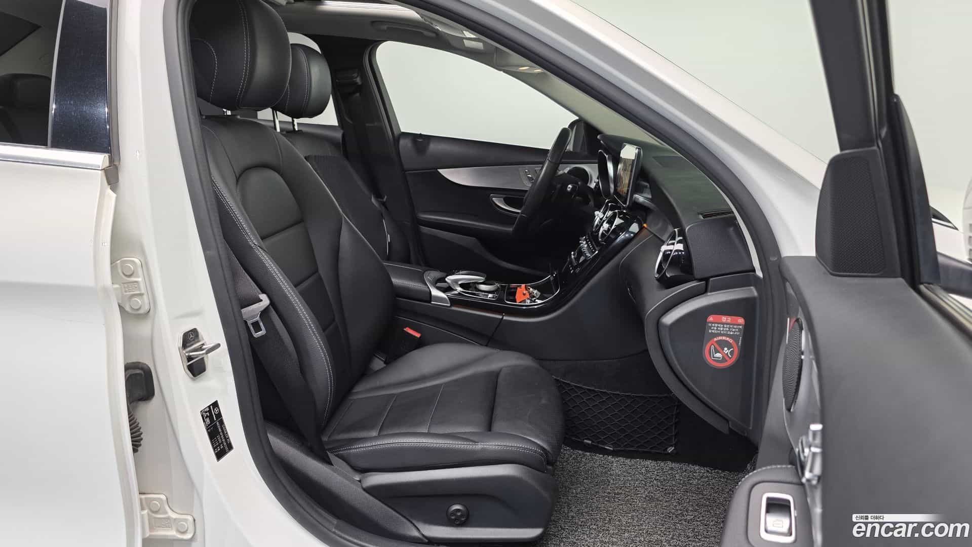 C-Class Mercedes-Benz 2018.3-INNER-010