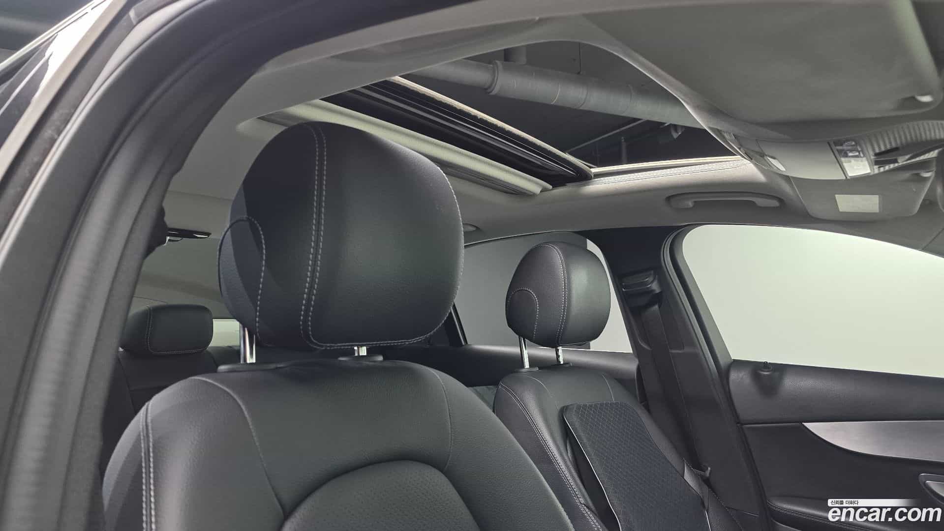 C-Class Mercedes-Benz 2018.3-OPTION-021