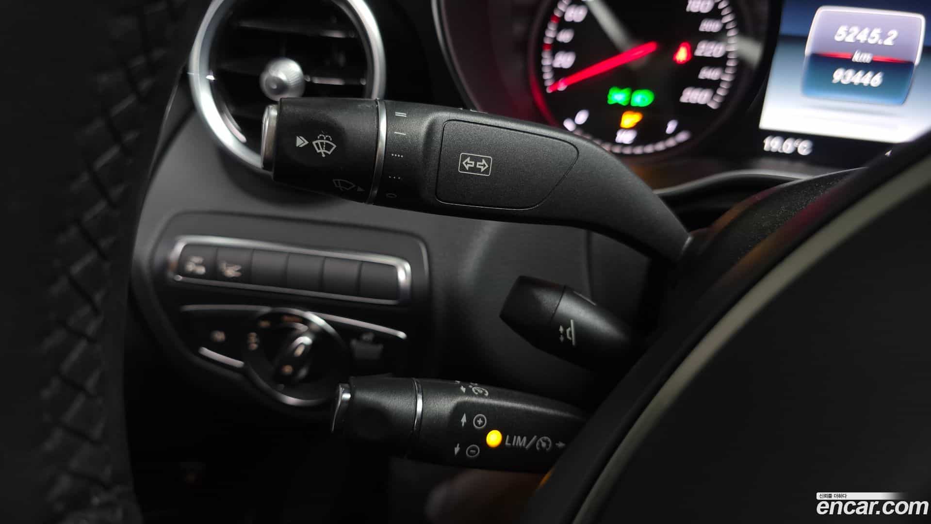 C-Class Mercedes-Benz 2018.3-OPTION-023