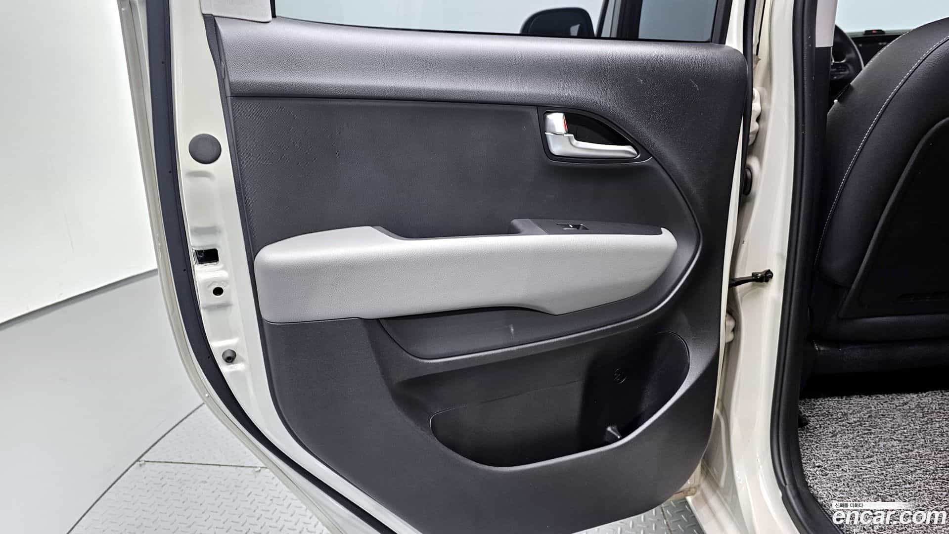 RAY Kia 2023.7-INNER-035