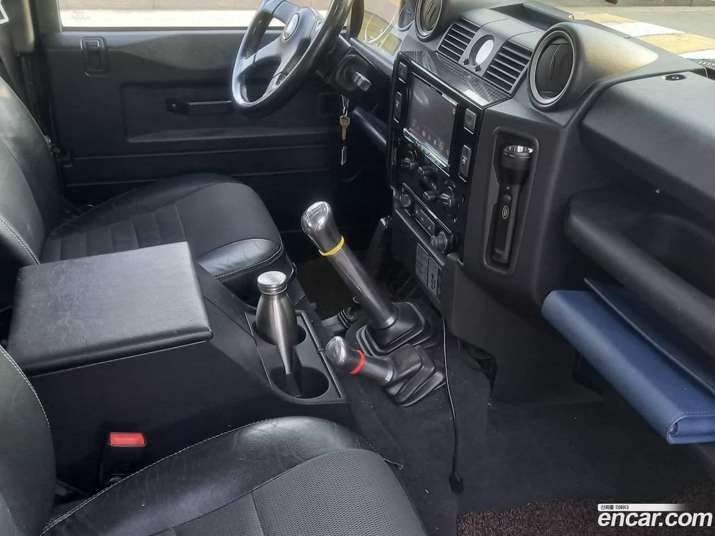 Defender Land Rover 2010.11-INNER-010