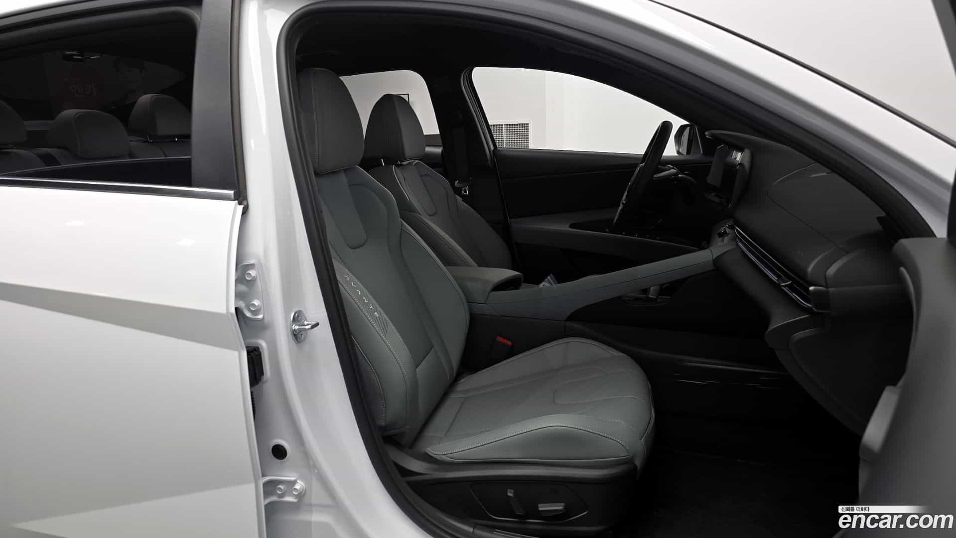 AVANTE Hyundai 2025.9-OPTION-015
