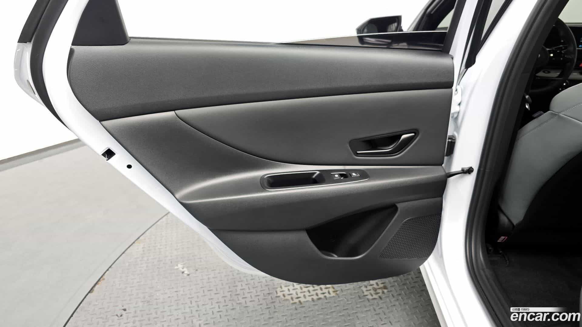 AVANTE Hyundai 2025.9-INNER-035