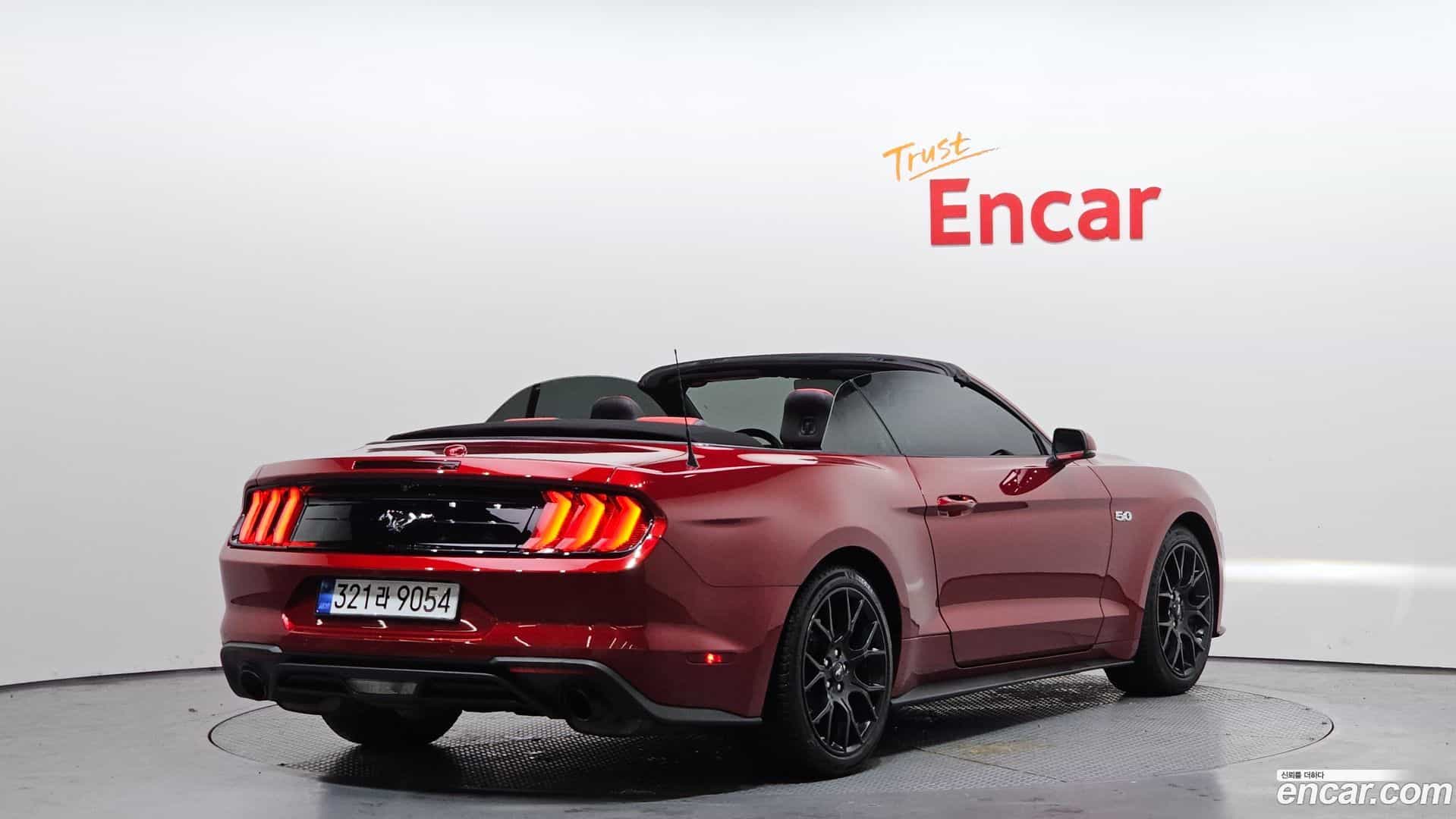 Mustang Ford 2019.0-OUTER-002