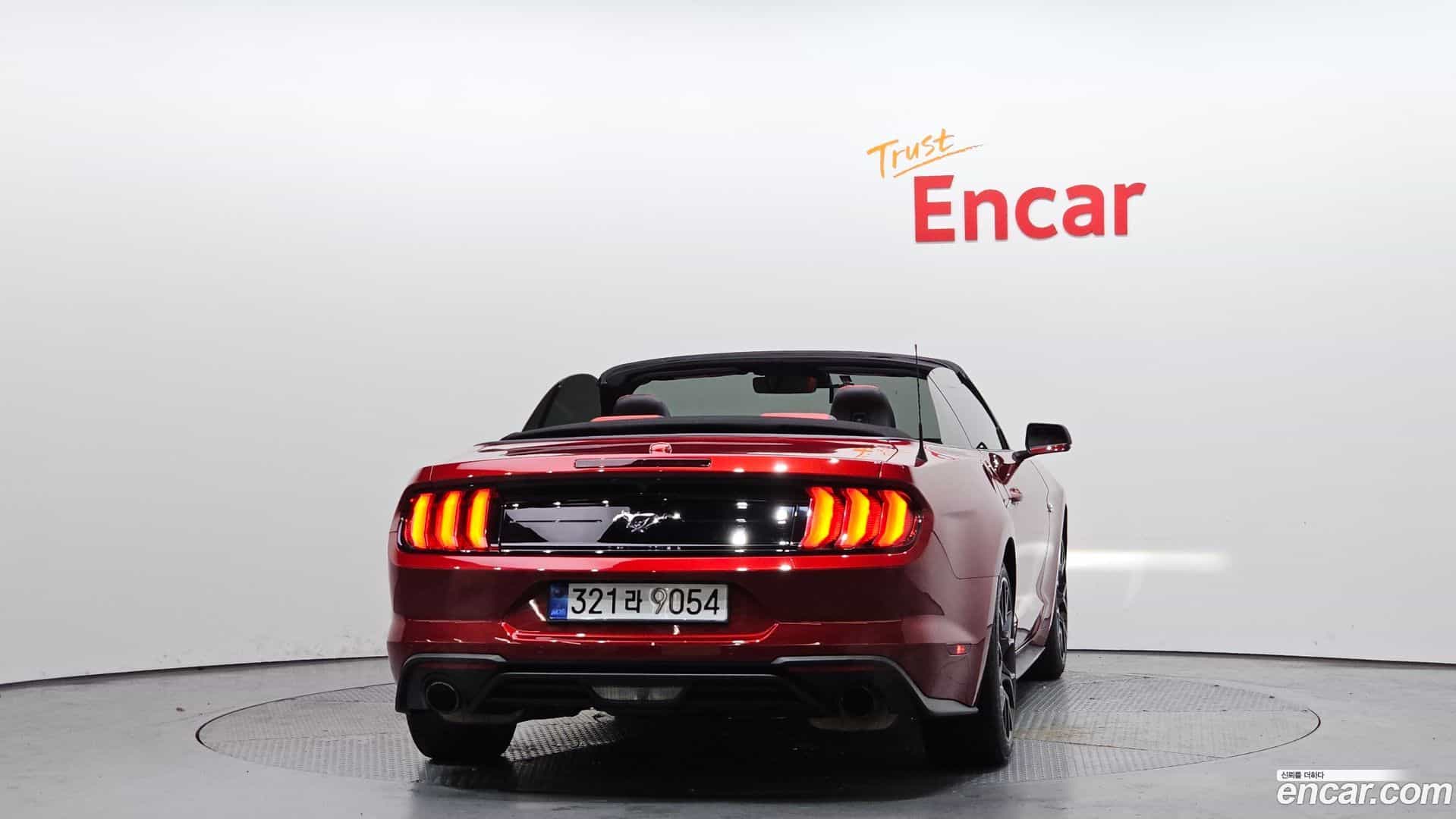 Mustang Ford 2019.0-OUTER-004