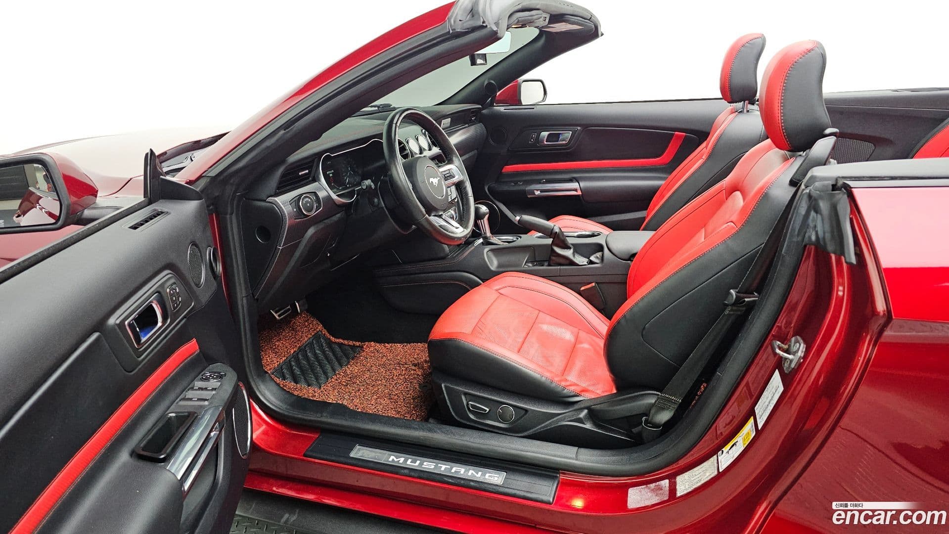 Main__Slider__Photo:Mustang Ford 2019.0-9