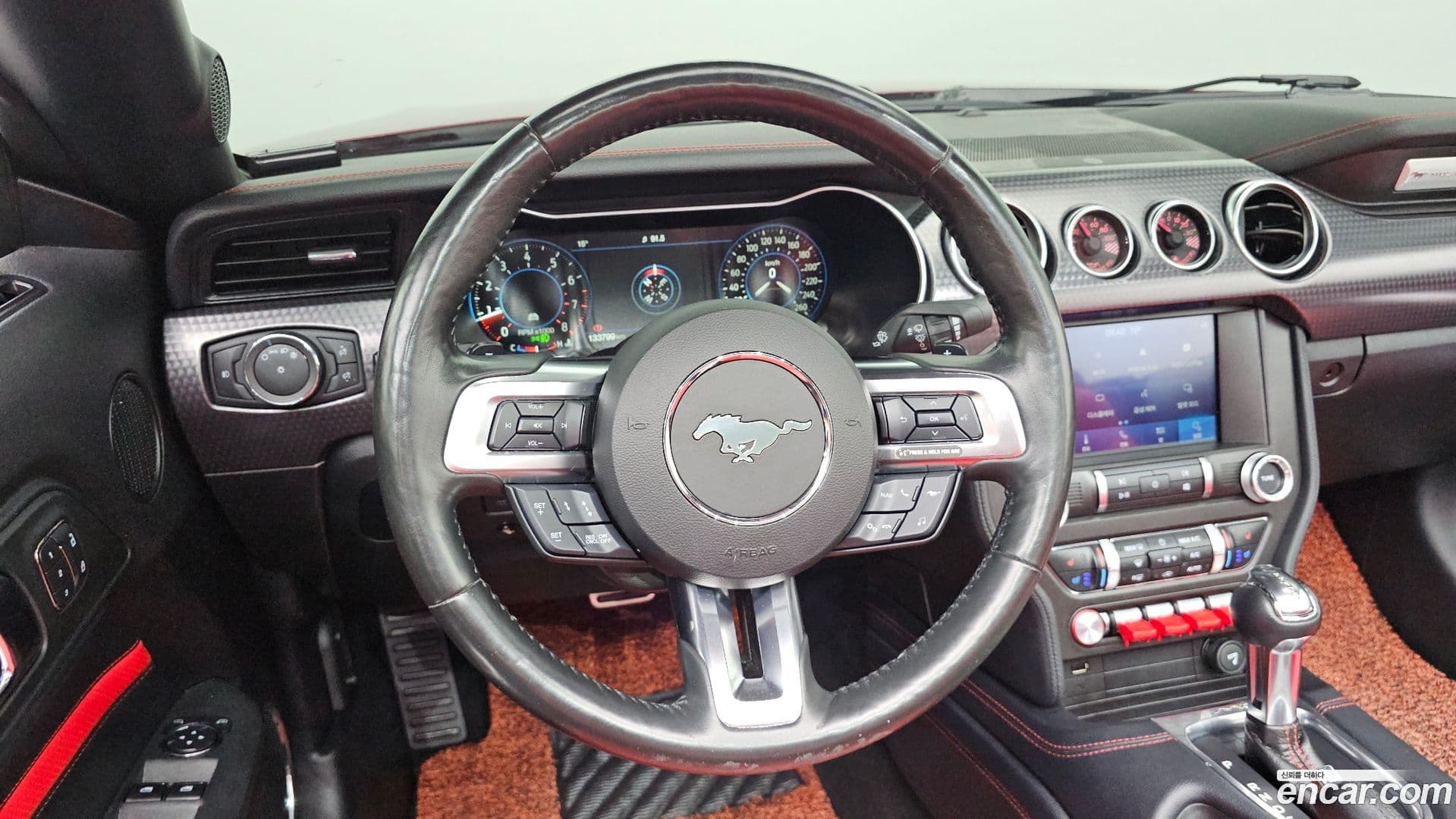 Main__Slider__Photo:Mustang Ford 2019.0-12