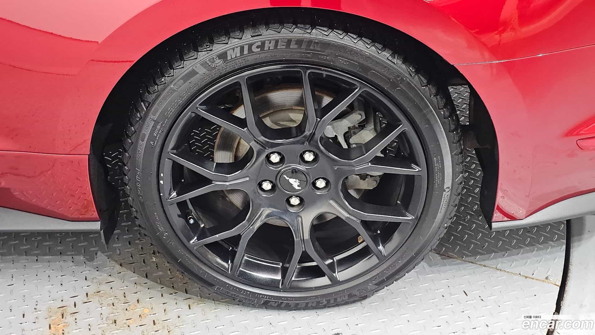 Mustang Ford 2019.0-OUTER-031