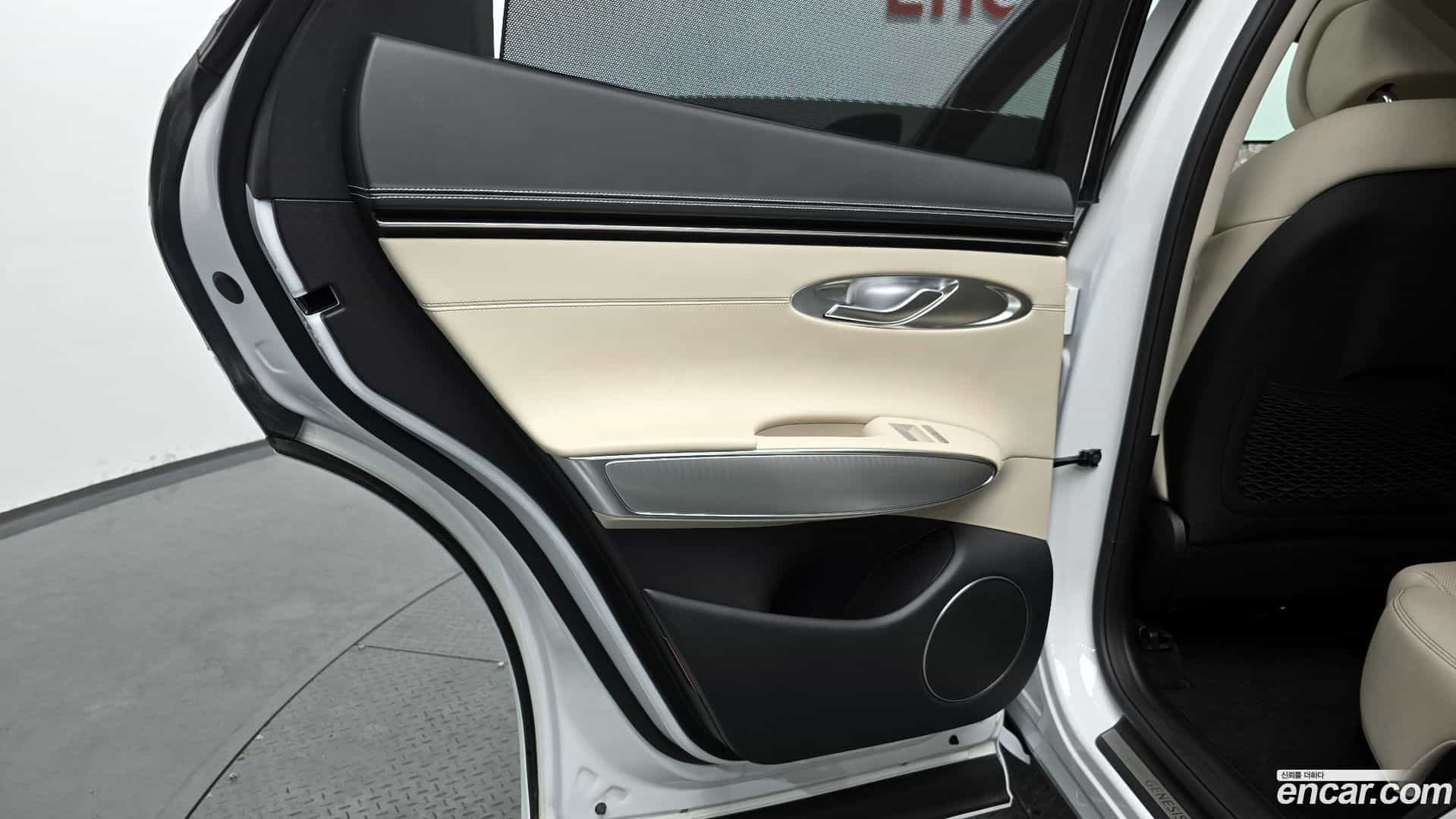 GV70 Genesis 2024.0-INNER-035