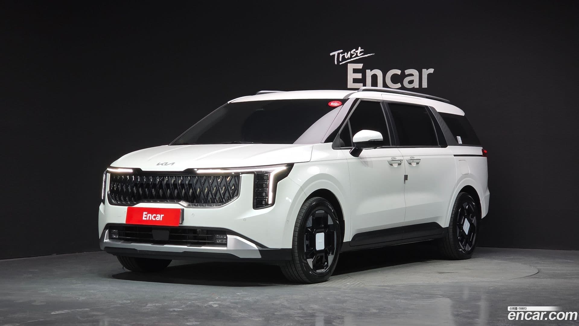 Main__Slider__Photo:Canival Kia 2024.2-0