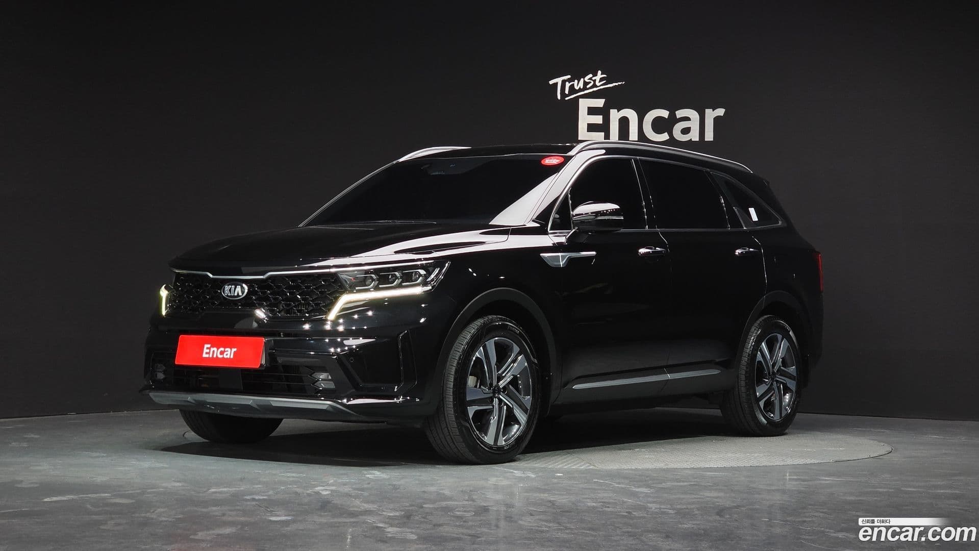 Main__Slider__Photo:Sorento Kia 2021.1-0