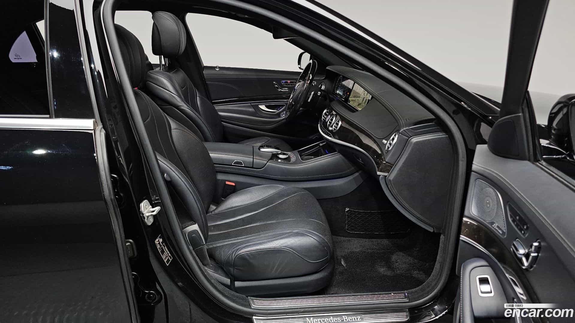 S-Class Mercedes-Benz 2015.1-INNER-036