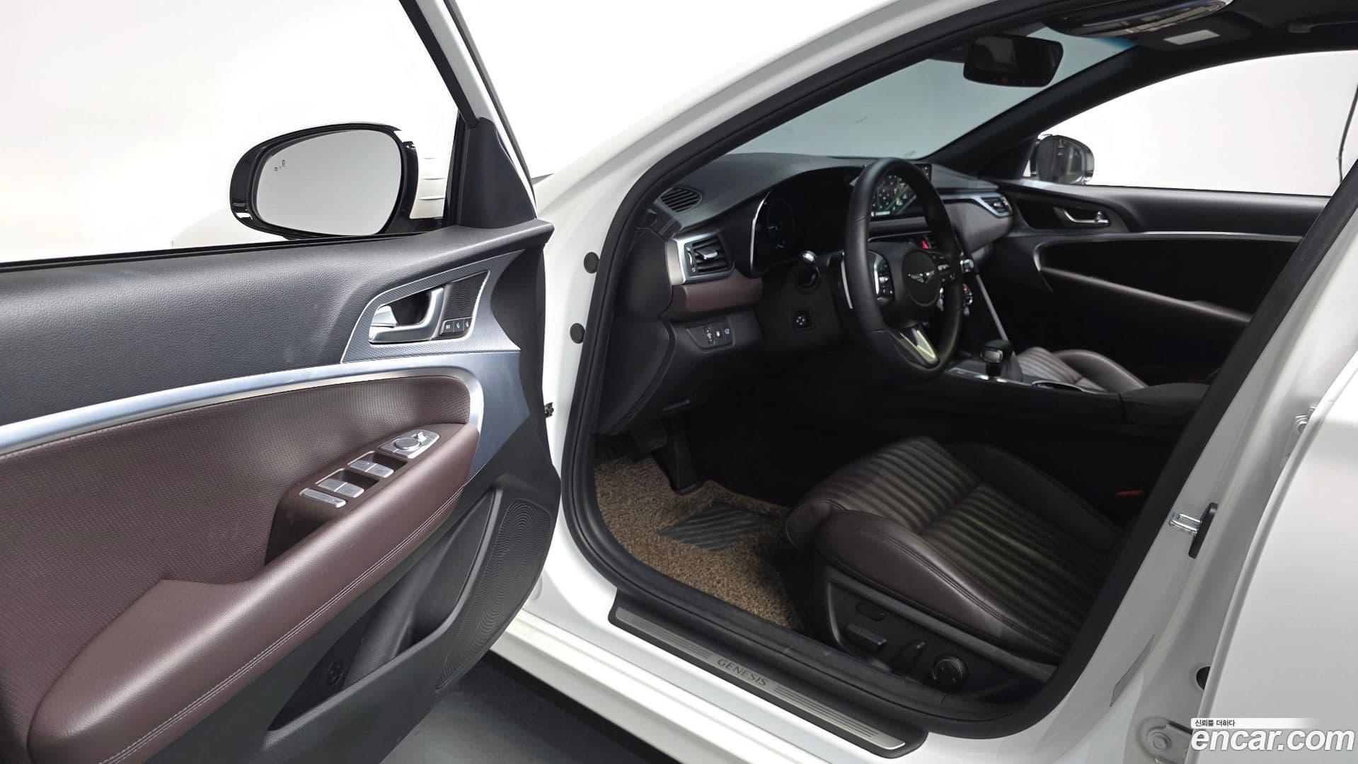 Main__Slider__Photo:G70 Genesis 2023.2-9