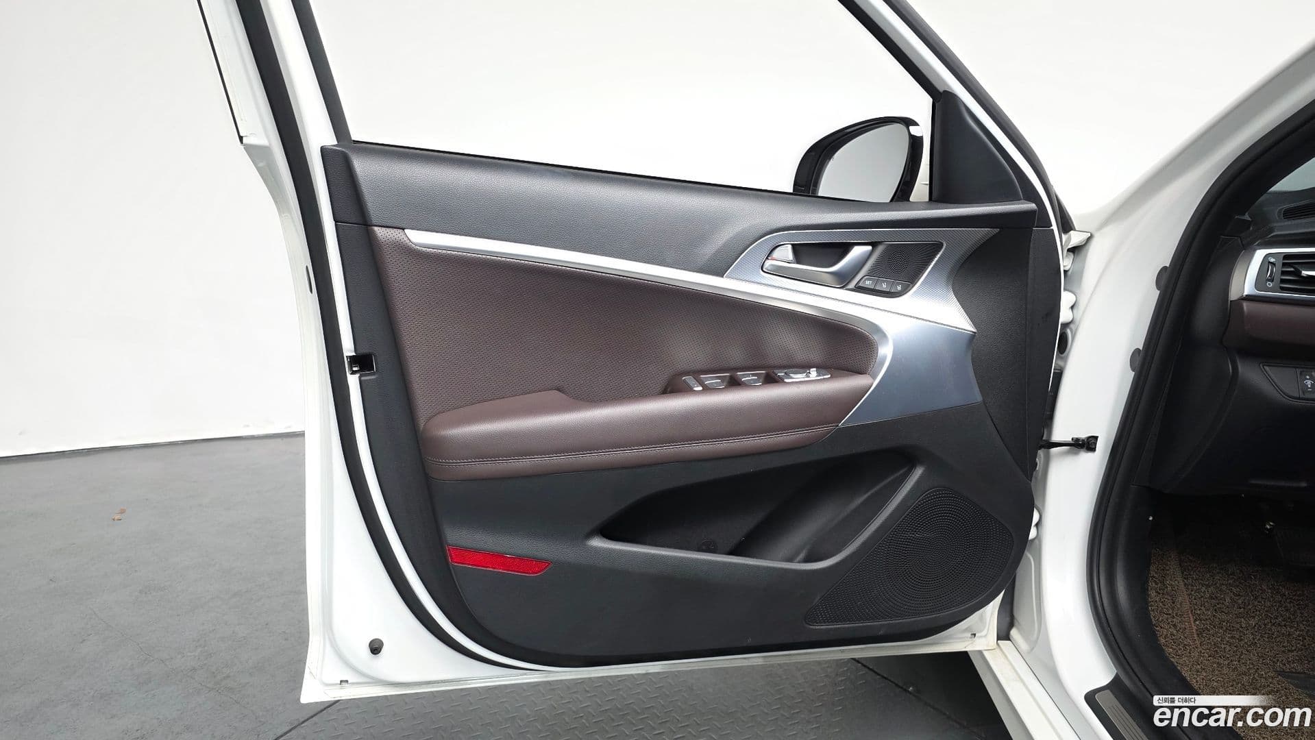 Main__Slider__Photo:G70 Genesis 2023.2-23
