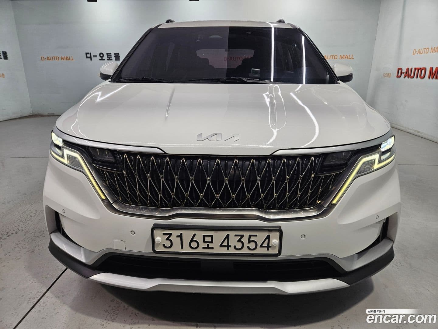 Main__Slider__Photo:Canival Kia 2021.11-0