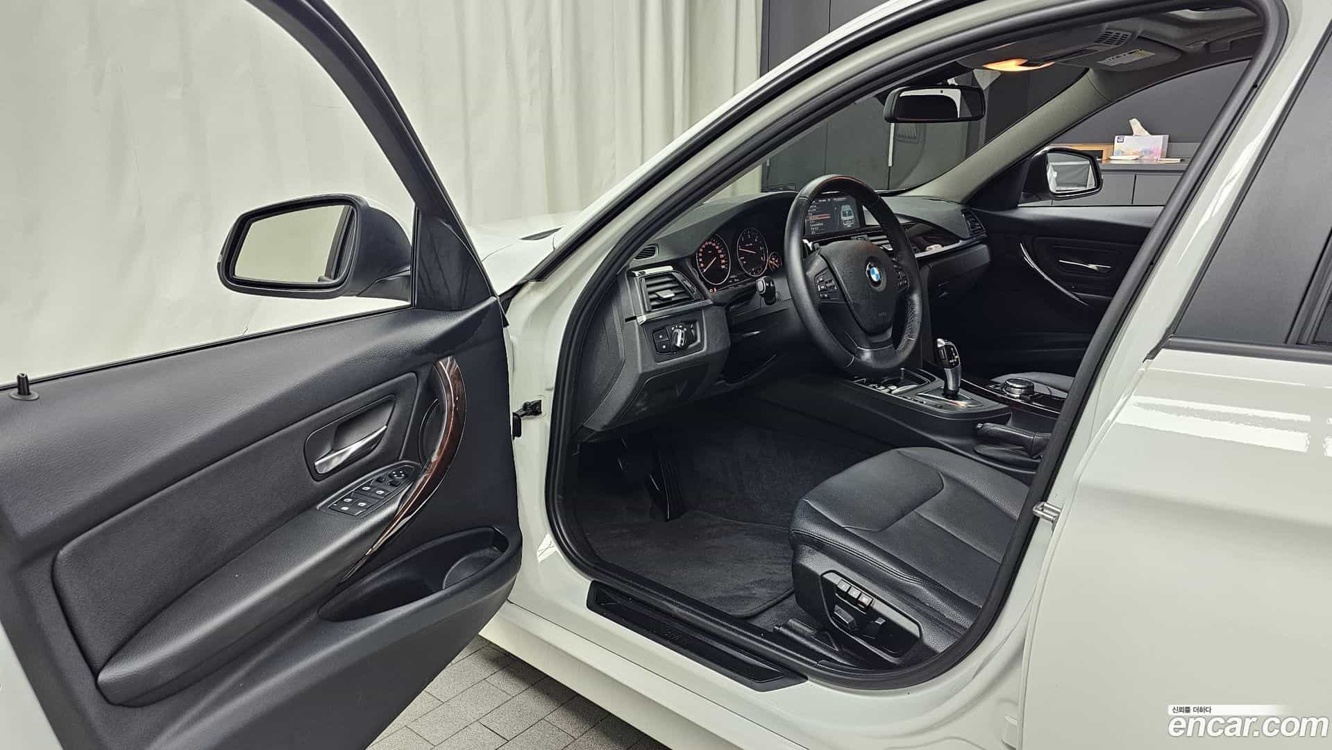 3-Series BMW 2015.0-INNER-010