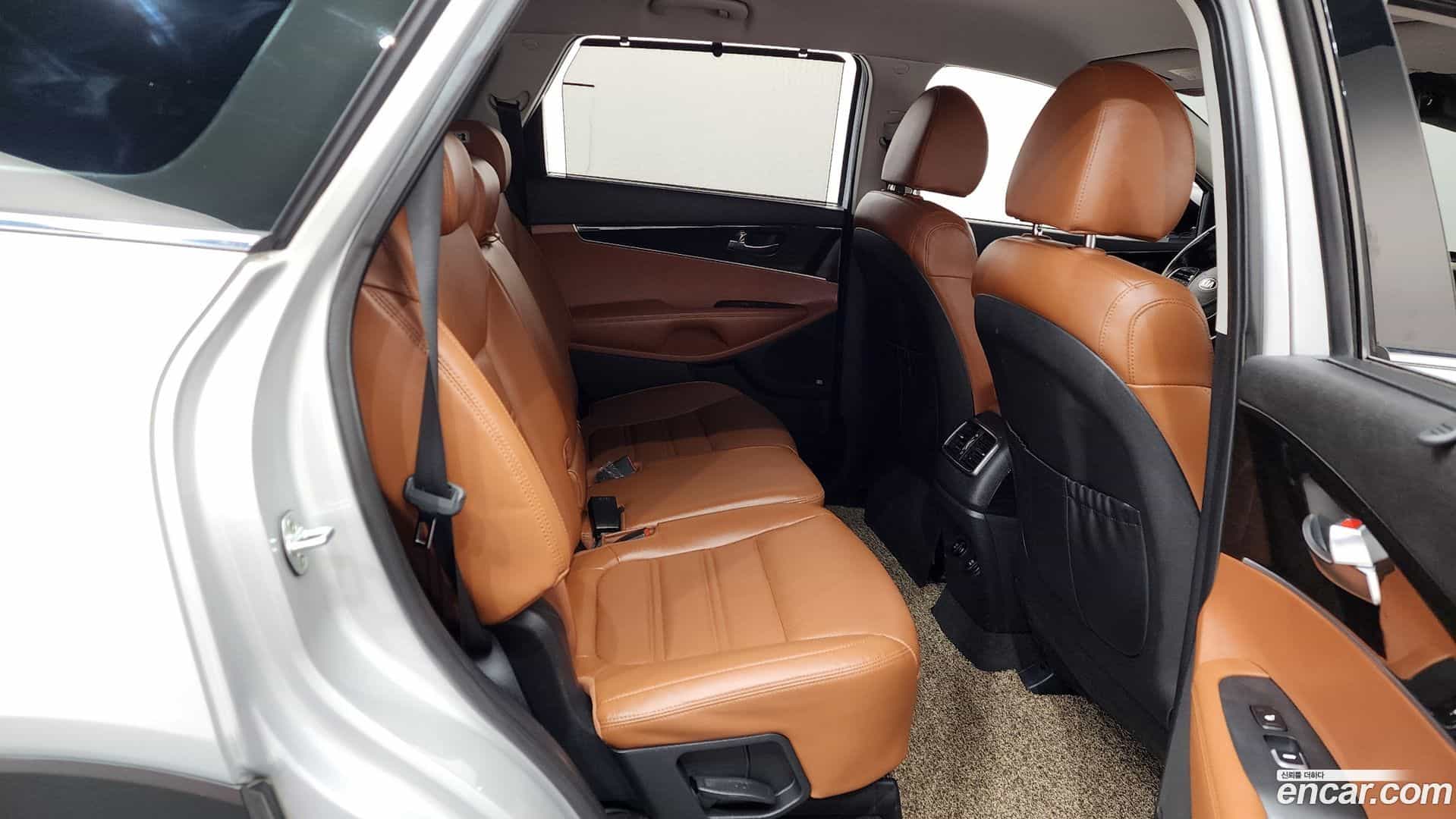 Sorento Kia 2017.8-OPTION-016