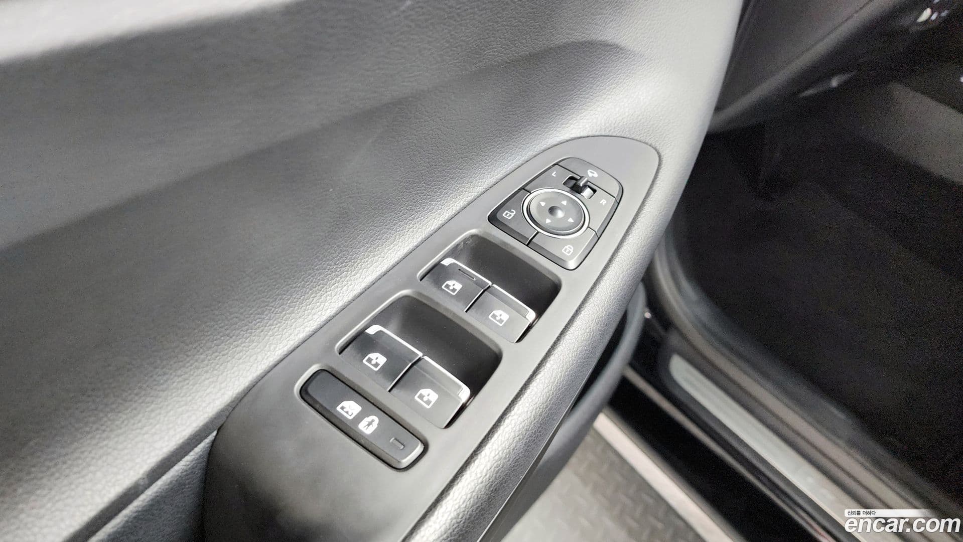 Main__Slider__Photo:Grandeur Hyundai 2022.10-19