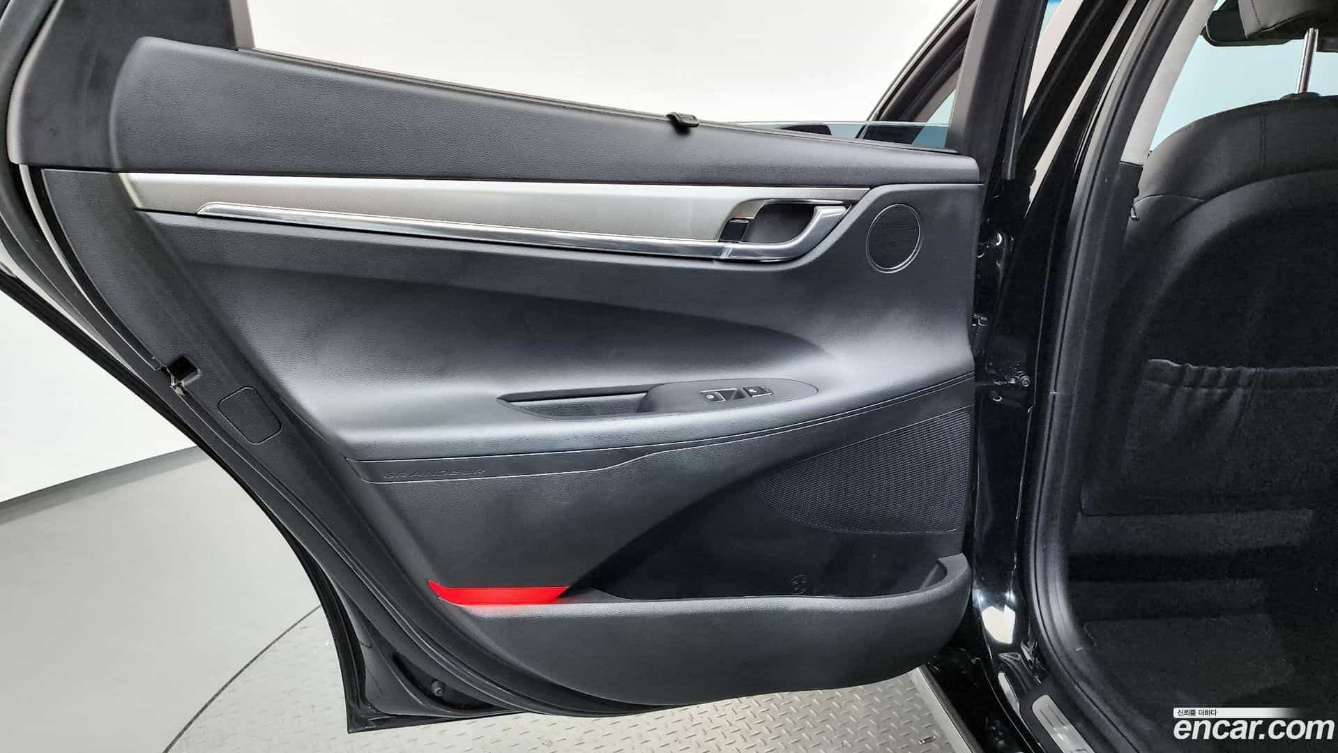 Grandeur Hyundai 2022.10-INNER-035