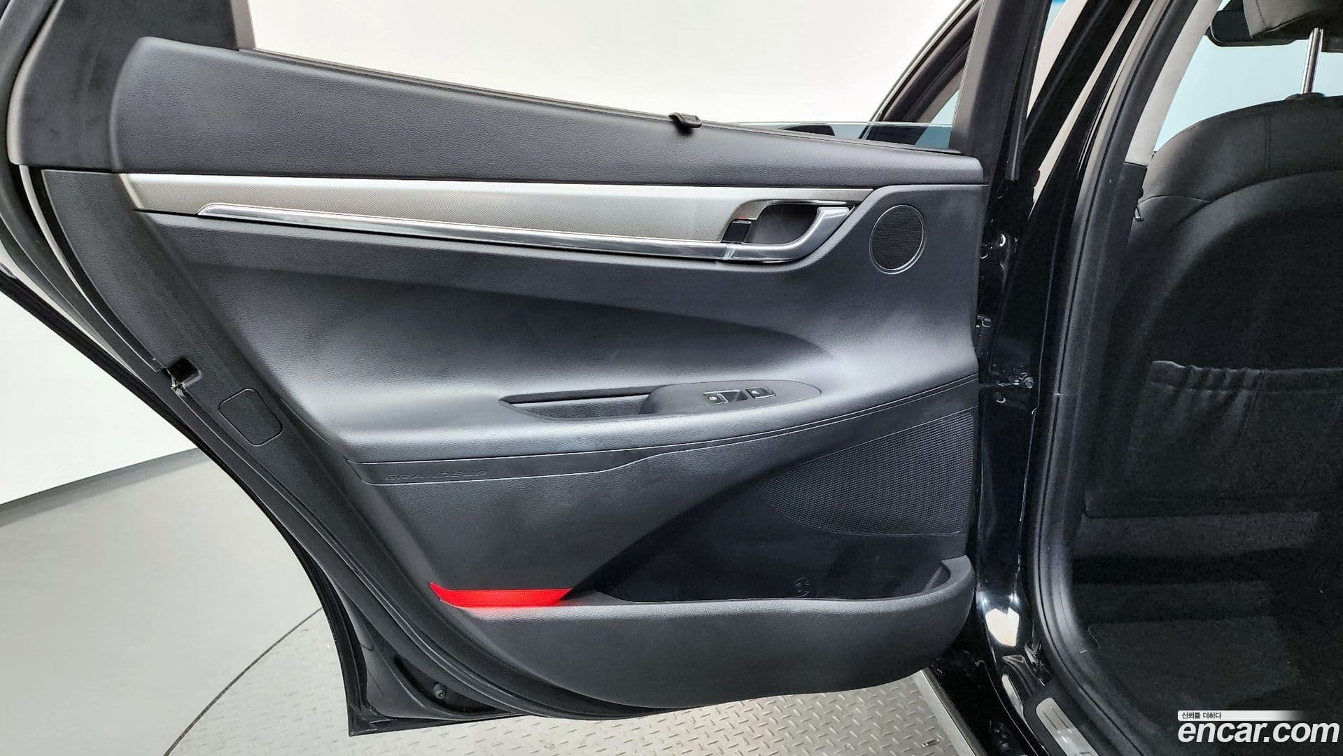 Main__Slider__Photo:Grandeur Hyundai 2022.10-24