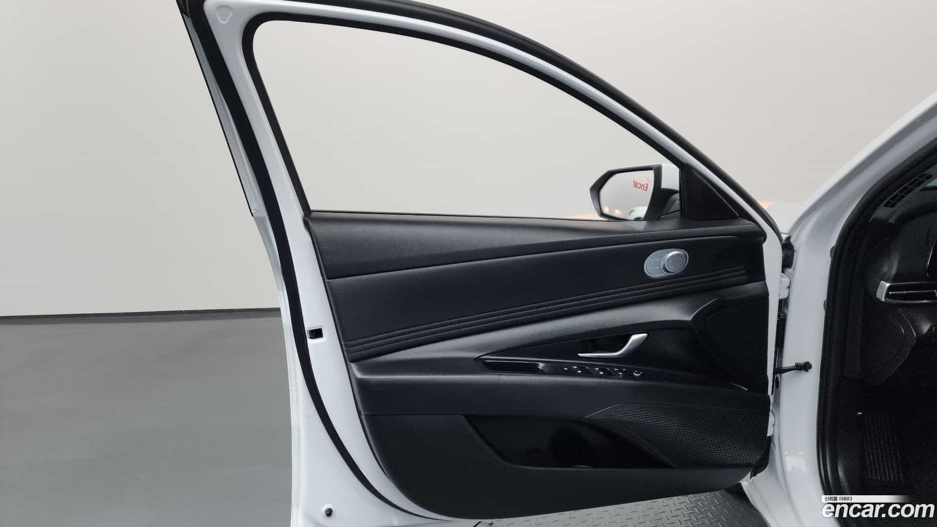 AVANTE Hyundai 2022.4-INNER-034