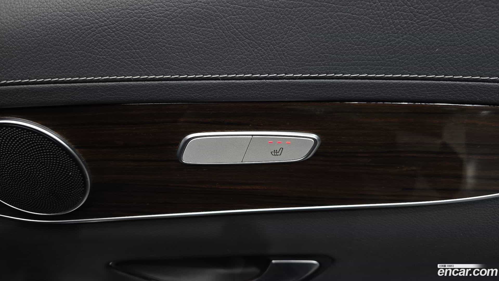 GLC-Class Mercedes-Benz 2020.1-OPTION-022