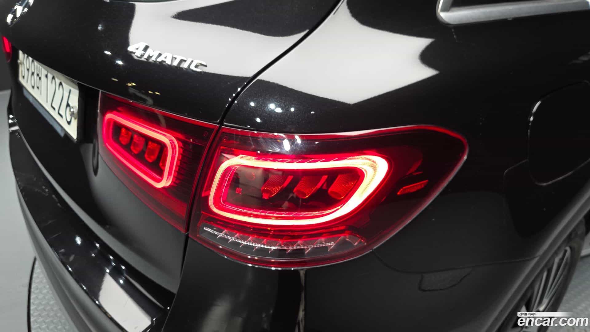 GLC-Class Mercedes-Benz 2020.1-OUTER-033
