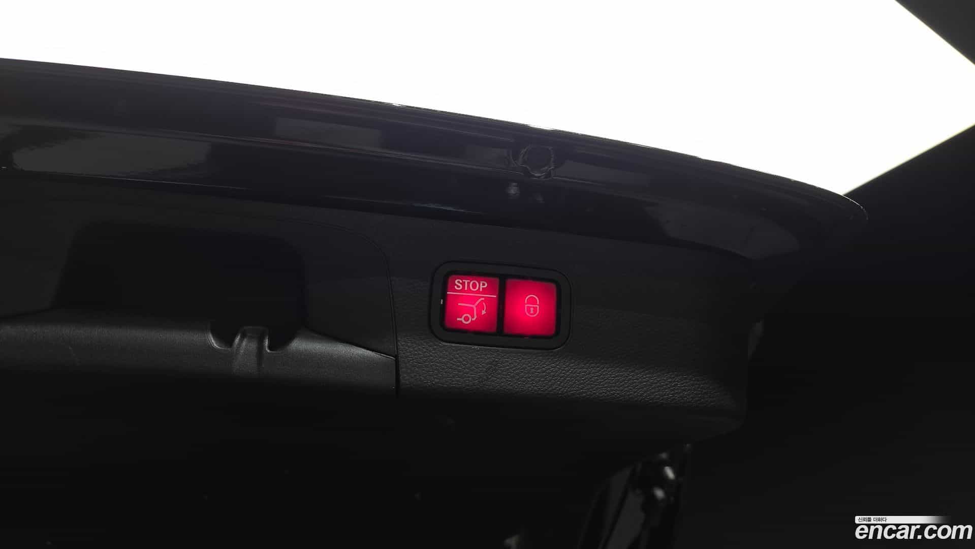 GLC-Class Mercedes-Benz 2020.1-OPTION-040